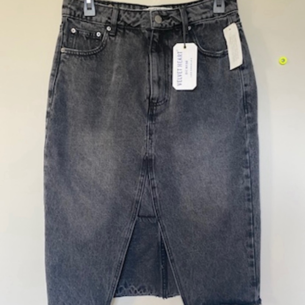 Velvet Heart Designer La Brand Midi Length Black Denim Skirt Size 27 Nwt